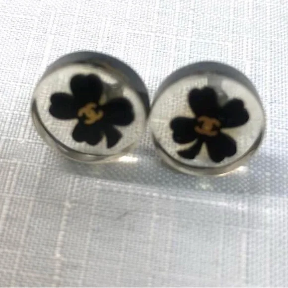 Vintage CHANEL Chanel Clover Earrings - Picture 2 of 4